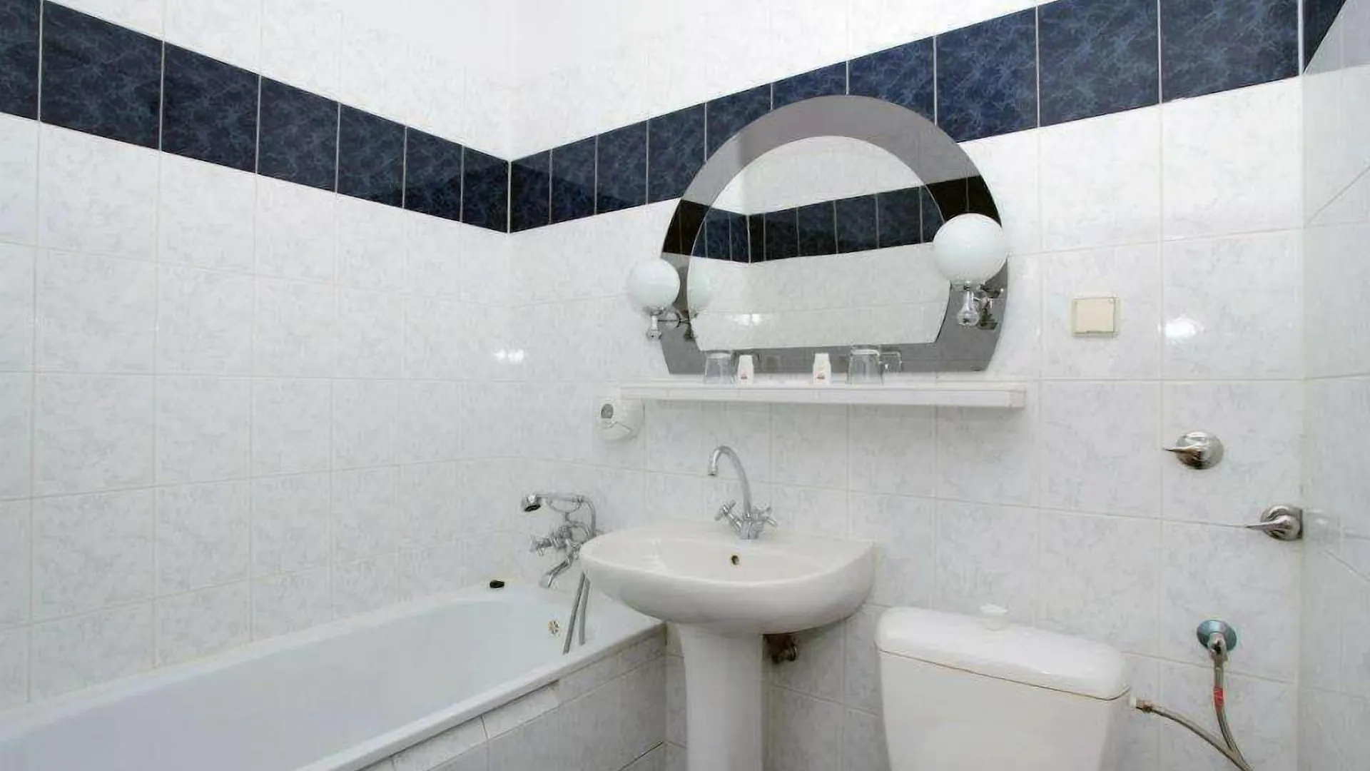 Hotel Lech Poznan